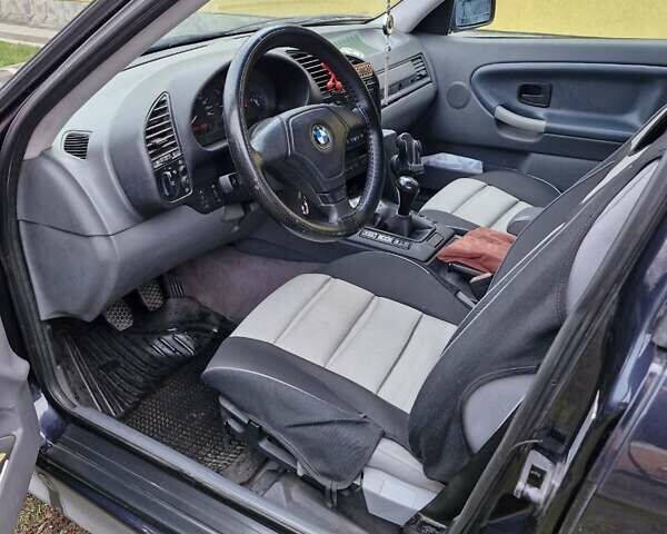 Синий БМВ 3 Серия, объемом двигателя 1.7 л и пробегом 377 тыс. км за 4000 $, фото 3 на Automoto.ua