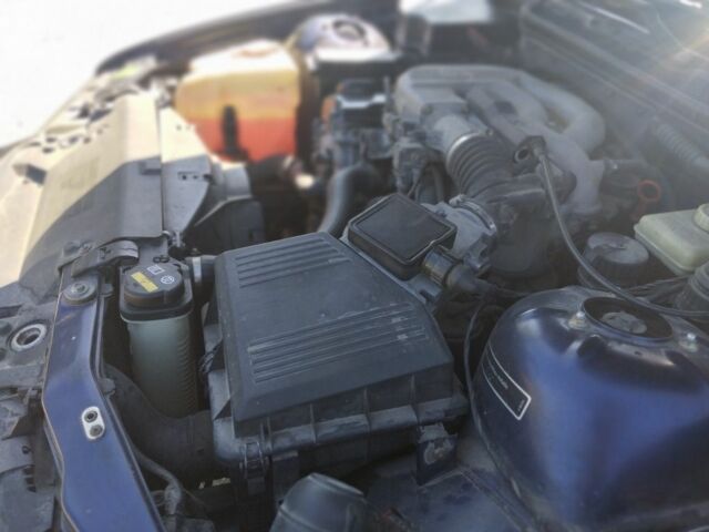 Синий БМВ 3 Серия, объемом двигателя 2 л и пробегом 400 тыс. км за 3500 $, фото 5 на Automoto.ua