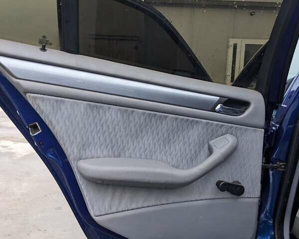Синій БМВ 3 Серія, об'ємом двигуна 2 л та пробігом 285 тис. км за 4700 $, фото 9 на Automoto.ua