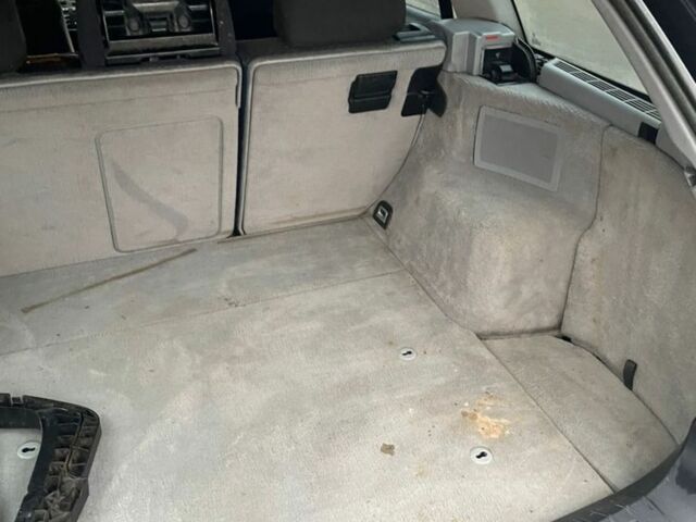 Синий БМВ 3 Серия, объемом двигателя 2 л и пробегом 280 тыс. км за 2400 $, фото 9 на Automoto.ua