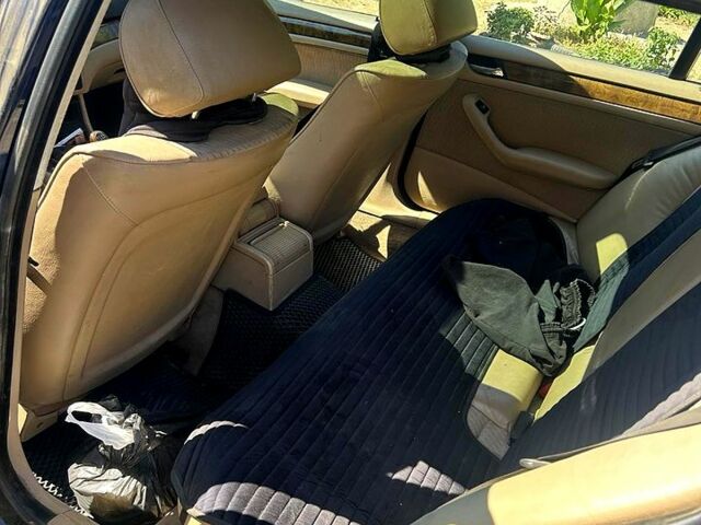 Синий БМВ 3 Серия, объемом двигателя 2 л и пробегом 274 тыс. км за 4000 $, фото 3 на Automoto.ua