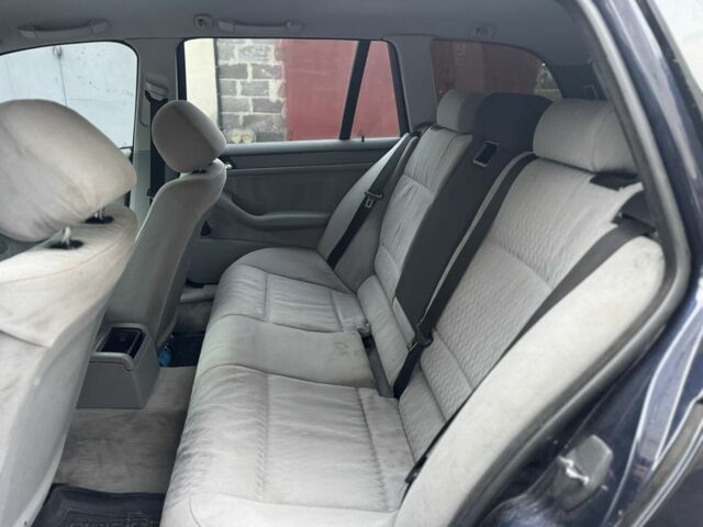 Синий БМВ 3 Серия, объемом двигателя 2 л и пробегом 250 тыс. км за 4300 $, фото 9 на Automoto.ua