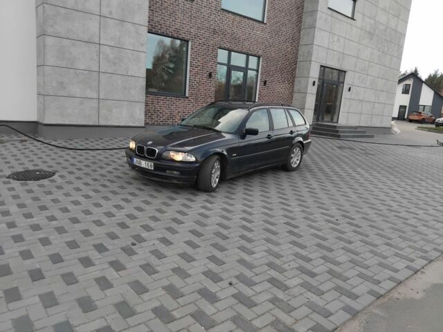 Синий БМВ 3 Серия, объемом двигателя 2 л и пробегом 320 тыс. км за 1650 $, фото 1 на Automoto.ua