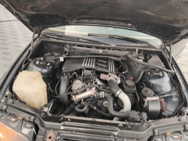 Синий БМВ 3 Серия, объемом двигателя 2 л и пробегом 320 тыс. км за 1650 $, фото 7 на Automoto.ua