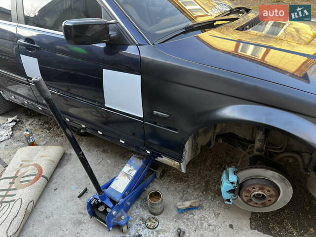 Синий БМВ 3 Серия, объемом двигателя 2.93 л и пробегом 400 тыс. км за 6000 $, фото 4 на Automoto.ua