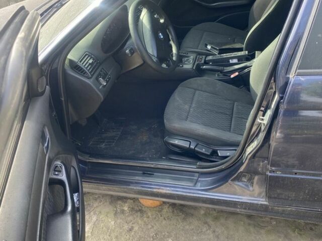 Синий БМВ 3 Серия, объемом двигателя 2 л и пробегом 320 тыс. км за 1200 $, фото 3 на Automoto.ua