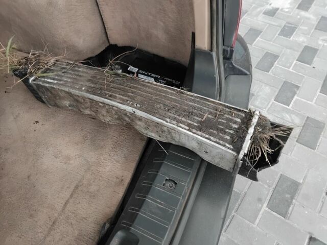 Синий БМВ 3 Серия, объемом двигателя 2 л и пробегом 320 тыс. км за 1650 $, фото 9 на Automoto.ua