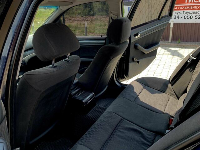 Синий БМВ 3 Серия, объемом двигателя 2 л и пробегом 320 тыс. км за 4000 $, фото 1 на Automoto.ua