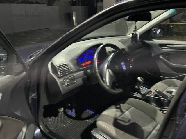 Синий БМВ 3 Серия, объемом двигателя 1.8 л и пробегом 256 тыс. км за 3700 $, фото 6 на Automoto.ua