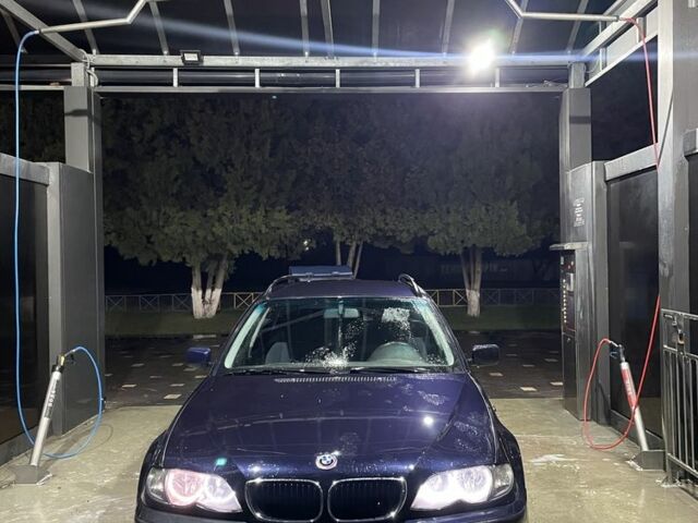 Синий БМВ 3 Серия, объемом двигателя 1.8 л и пробегом 256 тыс. км за 3700 $, фото 1 на Automoto.ua