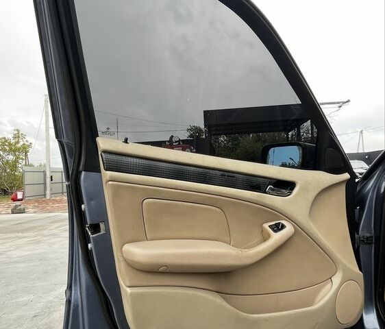 Синий БМВ 3 Серия, объемом двигателя 2 л и пробегом 233 тыс. км за 4500 $, фото 16 на Automoto.ua