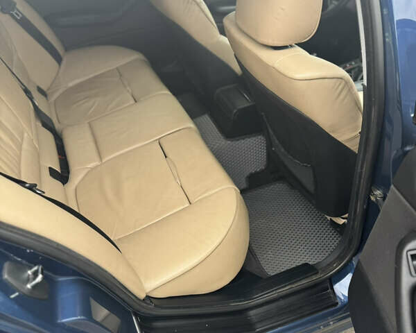 Синий БМВ 3 Серия, объемом двигателя 1.8 л и пробегом 309 тыс. км за 5000 $, фото 14 на Automoto.ua