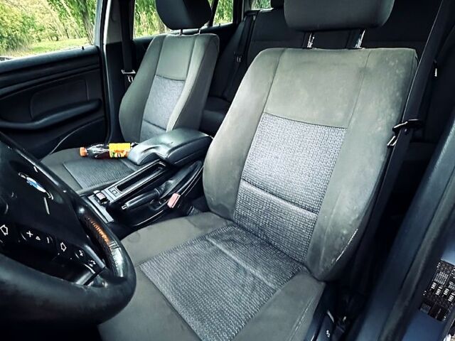 Синий БМВ 3 Серия, объемом двигателя 2 л и пробегом 200 тыс. км за 2350 $, фото 6 на Automoto.ua