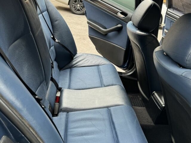 Синий БМВ 3 Серия, объемом двигателя 2 л и пробегом 300 тыс. км за 3262 $, фото 5 на Automoto.ua