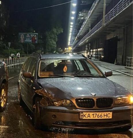 Синий БМВ 3 Серия, объемом двигателя 2 л и пробегом 140 тыс. км за 3500 $, фото 7 на Automoto.ua