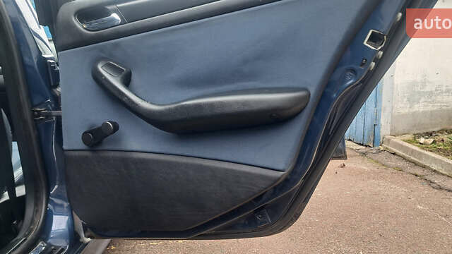 Синій БМВ 3 Серія, об'ємом двигуна 2 л та пробігом 410 тис. км за 3200 $, фото 17 на Automoto.ua