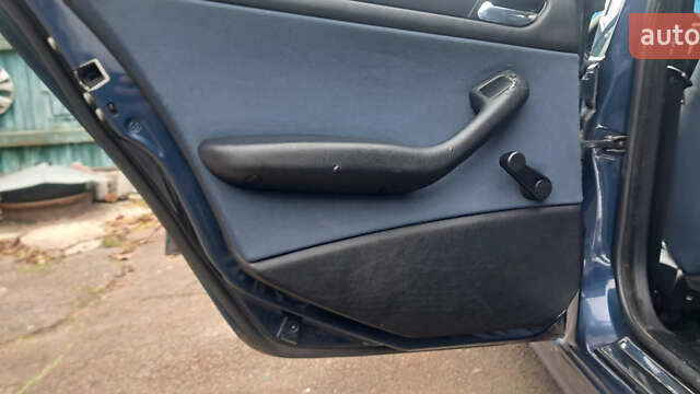 Синій БМВ 3 Серія, об'ємом двигуна 2 л та пробігом 410 тис. км за 3200 $, фото 10 на Automoto.ua