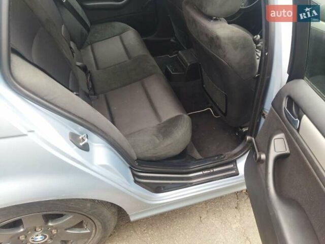 Синий БМВ 3 Серия, объемом двигателя 2 л и пробегом 269 тыс. км за 5850 $, фото 3 на Automoto.ua