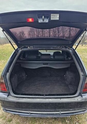 Синий БМВ 3 Серия, объемом двигателя 2 л и пробегом 305 тыс. км за 4500 $, фото 3 на Automoto.ua