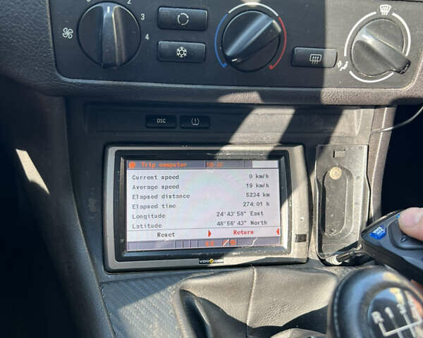 Синій БМВ 3 Серія, об'ємом двигуна 1.8 л та пробігом 284 тис. км за 5500 $, фото 21 на Automoto.ua