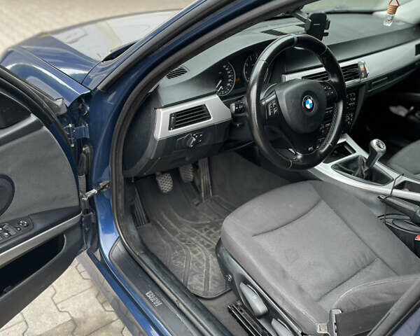 Синий БМВ 3 Серия, объемом двигателя 2 л и пробегом 305 тыс. км за 5300 $, фото 5 на Automoto.ua