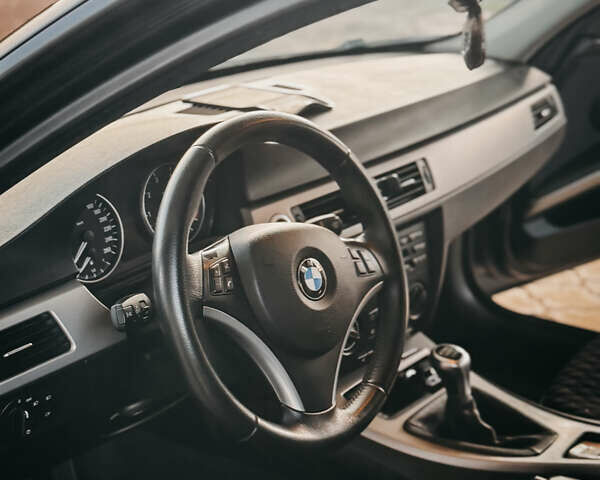 Синий БМВ 3 Серия, объемом двигателя 2 л и пробегом 185 тыс. км за 6499 $, фото 7 на Automoto.ua