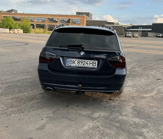 Синій БМВ 3 Серія, об'ємом двигуна 2 л та пробігом 250 тис. км за 8400 $, фото 3 на Automoto.ua