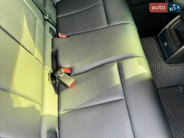 Синий БМВ 3 Серия, объемом двигателя 2 л и пробегом 260 тыс. км за 17000 $, фото 16 на Automoto.ua