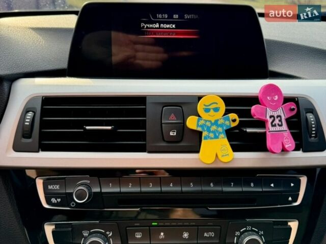 Синий БМВ 3 Серия, объемом двигателя 2 л и пробегом 260 тыс. км за 17000 $, фото 24 на Automoto.ua