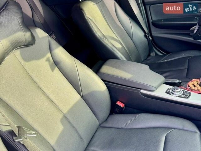 Синий БМВ 3 Серия, объемом двигателя 2 л и пробегом 260 тыс. км за 17000 $, фото 17 на Automoto.ua