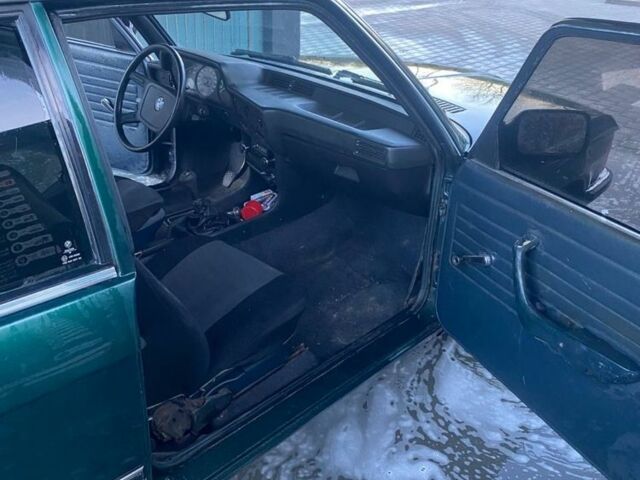 Зеленый БМВ 3 Серия, объемом двигателя 2 л и пробегом 243 тыс. км за 1000 $, фото 3 на Automoto.ua