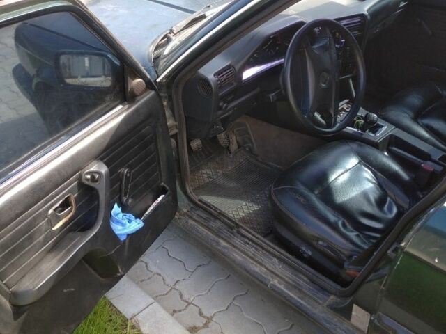 Зелений БМВ 3 Серія, об'ємом двигуна 2.4 л та пробігом 500 тис. км за 600 $, фото 4 на Automoto.ua