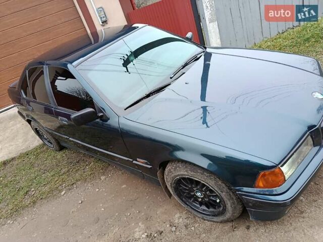 Зеленый БМВ 3 Серия, объемом двигателя 1.6 л и пробегом 250 тыс. км за 2428 $, фото 1 на Automoto.ua