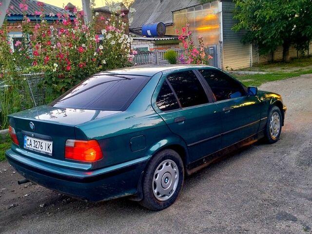 Зеленый БМВ 3 Серия, объемом двигателя 1.6 л и пробегом 303 тыс. км за 2000 $, фото 1 на Automoto.ua