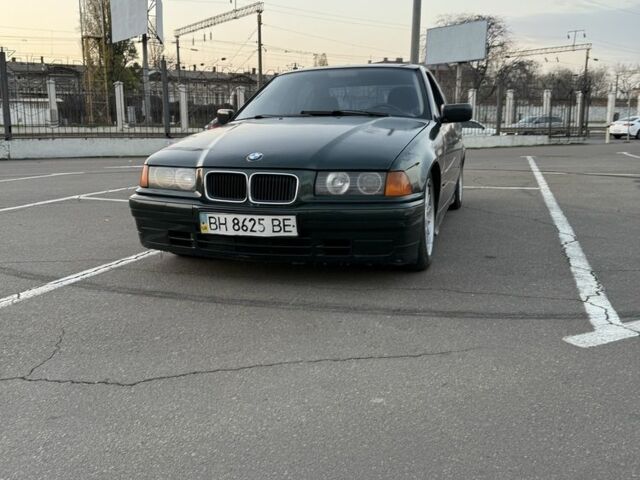 Зеленый БМВ 3 Серия, объемом двигателя 1.8 л и пробегом 111 тыс. км за 2100 $, фото 1 на Automoto.ua