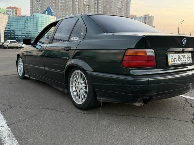 Зеленый БМВ 3 Серия, объемом двигателя 1.8 л и пробегом 111 тыс. км за 2100 $, фото 5 на Automoto.ua