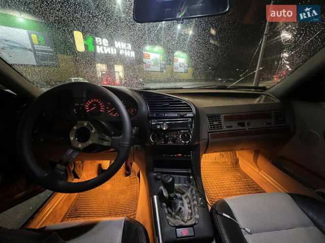 Зеленый БМВ 3 Серия, объемом двигателя 2 л и пробегом 200 тыс. км за 2400 $, фото 7 на Automoto.ua