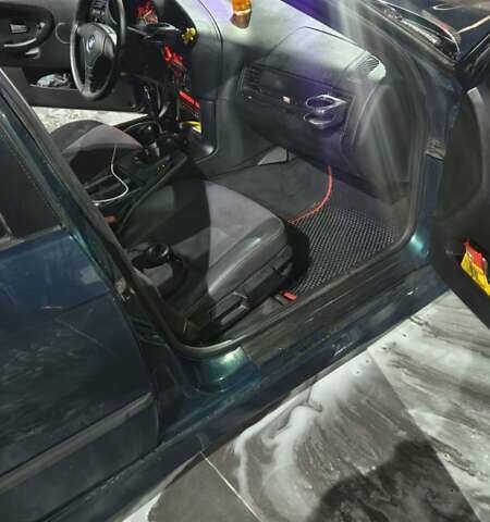 Зеленый БМВ 3 Серия, объемом двигателя 2 л и пробегом 448 тыс. км за 2500 $, фото 13 на Automoto.ua