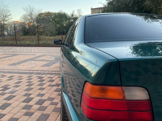 Зеленый БМВ 3 Серия, объемом двигателя 1.8 л и пробегом 240 тыс. км за 2650 $, фото 6 на Automoto.ua