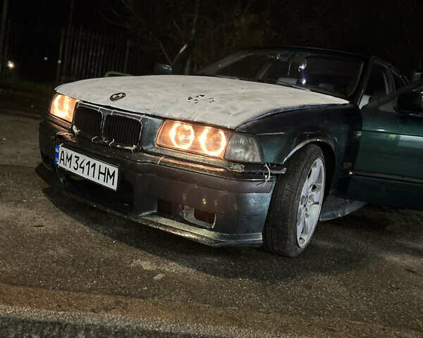 Зеленый БМВ 3 Серия, объемом двигателя 2 л и пробегом 200 тыс. км за 2400 $, фото 2 на Automoto.ua