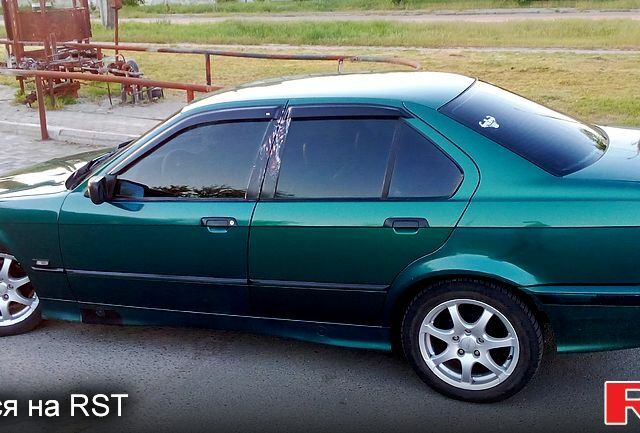 Зеленый БМВ 3 Серия, объемом двигателя 1.8 л и пробегом 243 тыс. км за 2900 $, фото 1 на Automoto.ua