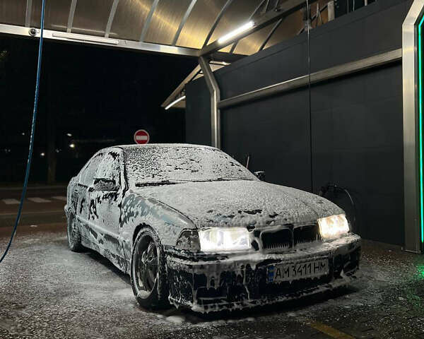 Зеленый БМВ 3 Серия, объемом двигателя 2 л и пробегом 200 тыс. км за 2400 $, фото 17 на Automoto.ua