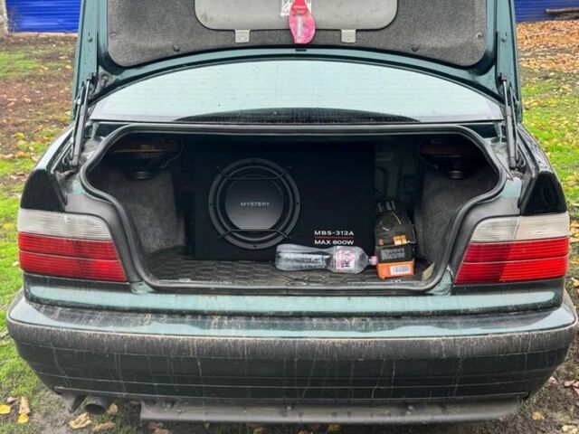 Зеленый БМВ 3 Серия, объемом двигателя 1.6 л и пробегом 400 тыс. км за 3200 $, фото 6 на Automoto.ua