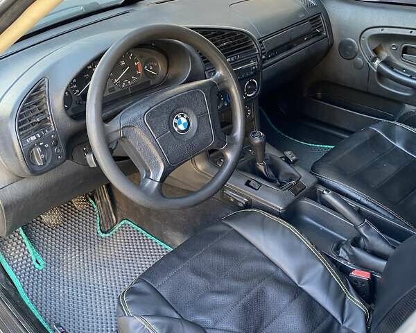 Зеленый БМВ 3 Серия, объемом двигателя 1.8 л и пробегом 333 тыс. км за 2200 $, фото 2 на Automoto.ua