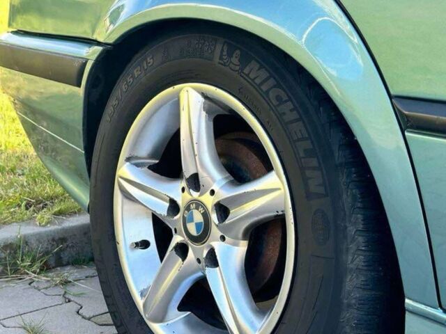 Зелений БМВ 3 Серія, об'ємом двигуна 1.8 л та пробігом 400 тис. км за 3496 $, фото 4 на Automoto.ua