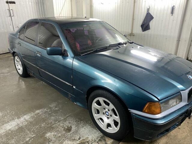 Зелений БМВ 3 Серія, об'ємом двигуна 1.8 л та пробігом 424 тис. км за 1800 $, фото 1 на Automoto.ua