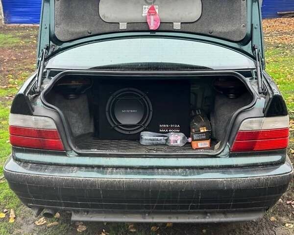 Зеленый БМВ 3 Серия, объемом двигателя 1.6 л и пробегом 400 тыс. км за 3200 $, фото 4 на Automoto.ua