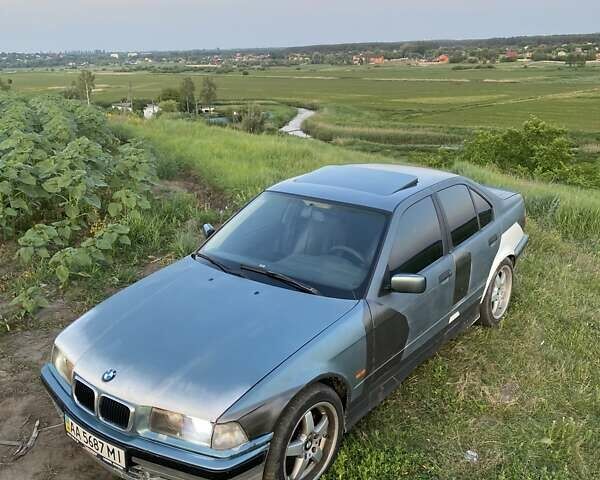 Зеленый БМВ 3 Серия, объемом двигателя 1.8 л и пробегом 333 тыс. км за 2200 $, фото 1 на Automoto.ua