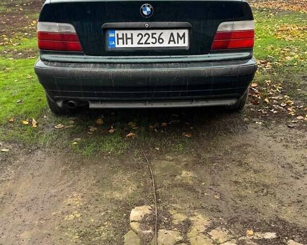 Зеленый БМВ 3 Серия, объемом двигателя 1.6 л и пробегом 400 тыс. км за 3200 $, фото 3 на Automoto.ua