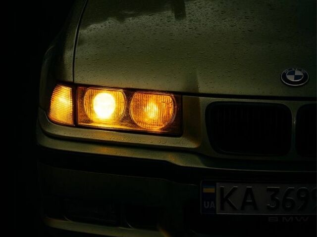 Зеленый БМВ 3 Серия, объемом двигателя 2.5 л и пробегом 300 тыс. км за 4300 $, фото 2 на Automoto.ua